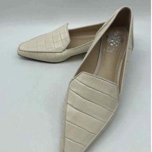 EUC - Vince Camuto Ivory/bone slip-on flats size 8